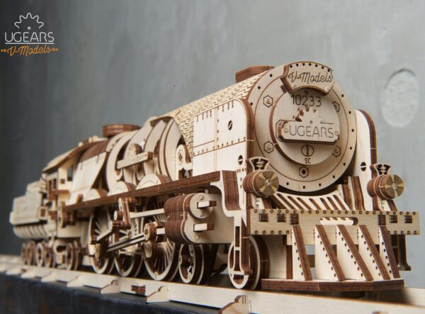 Locomotive V-Express Ugears – Puzzle 3d en bois + 7