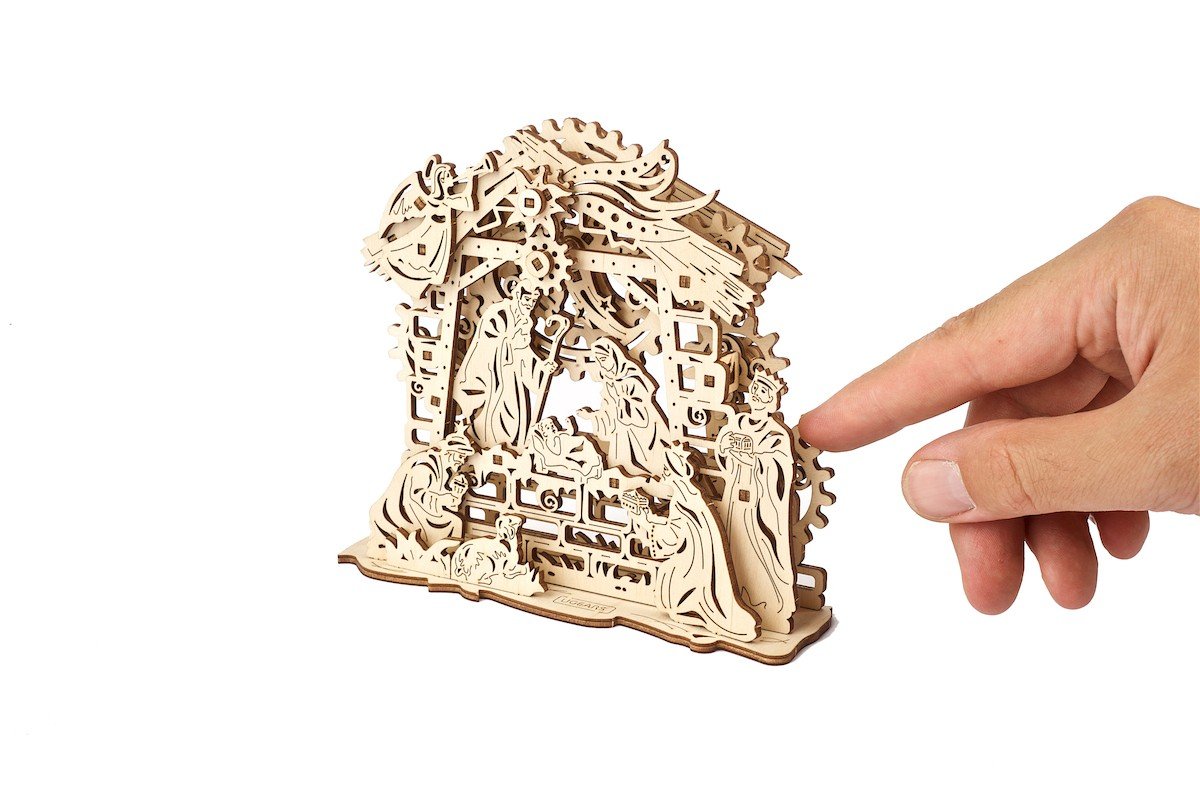 Crèche Ugears – Puzzle 3d en bois2 Crèche Ugears – Puzzle 3d en bois3