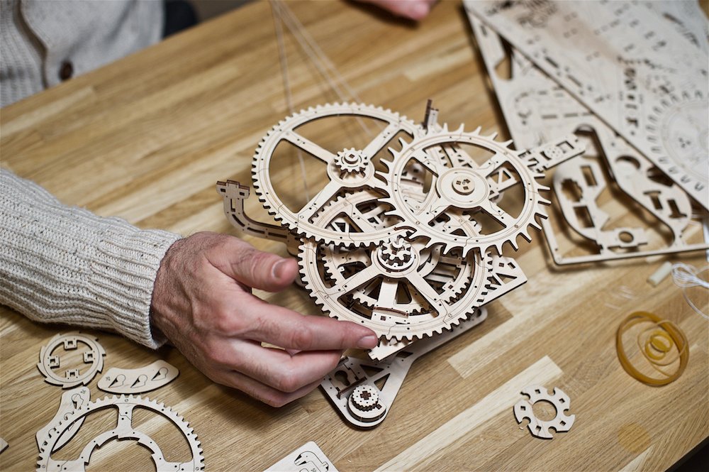 Horloge-Aéro Ugears – Puzzle 3d en bois 4