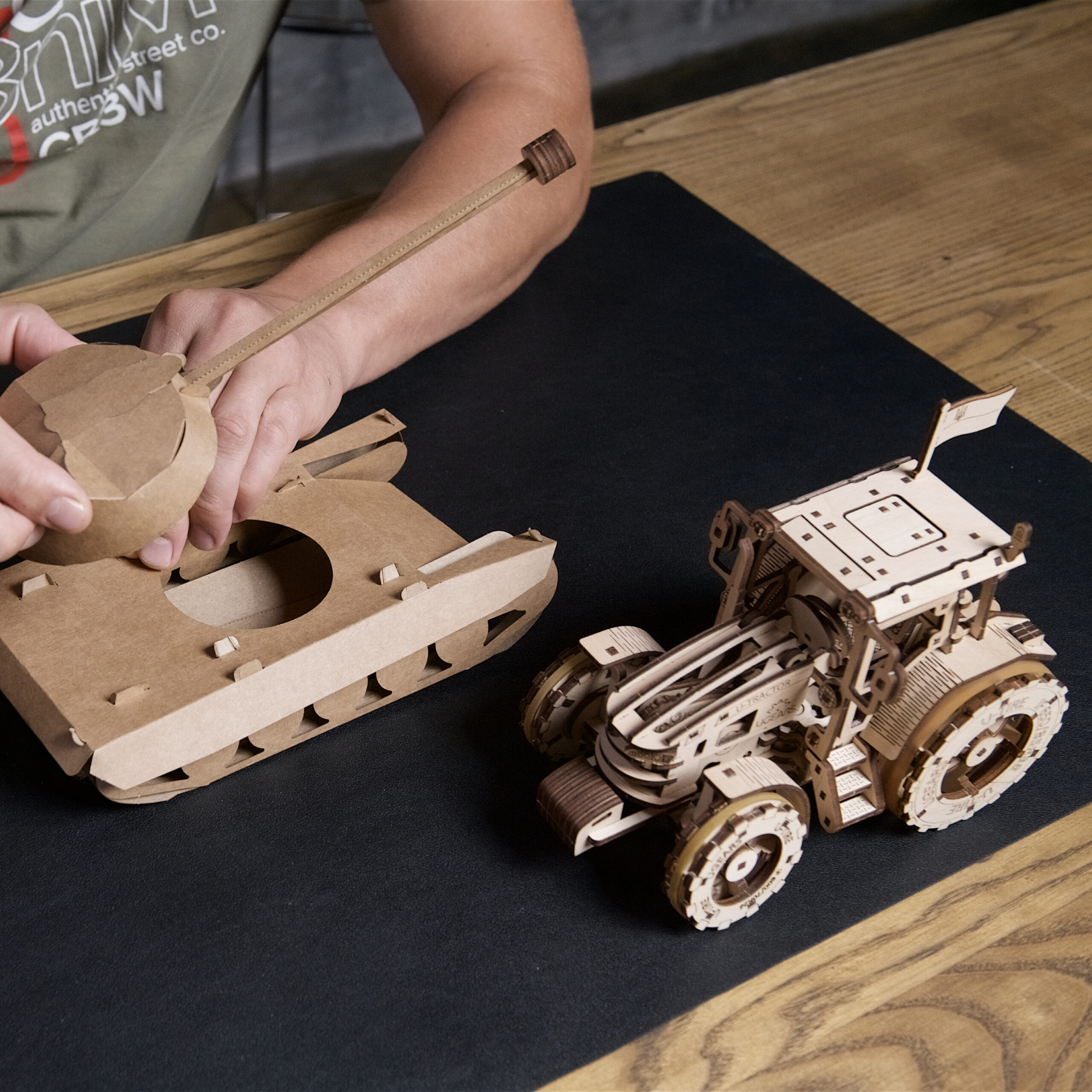 UGEARS Tracteur kit en bois Puzzle 3D – Qualijouet