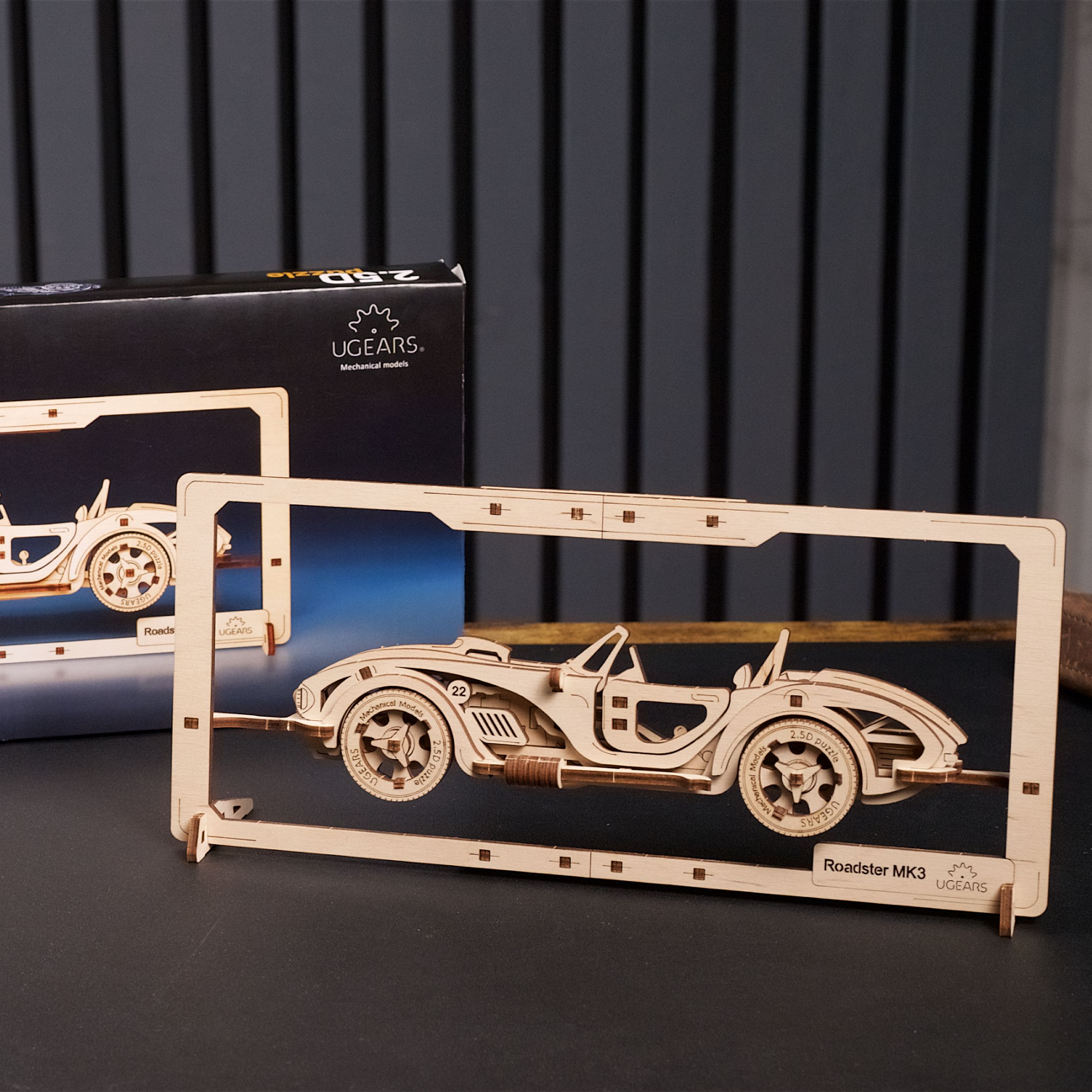 Maquette puzzle 3D en bois modèle mécanique Roadster VM-01
